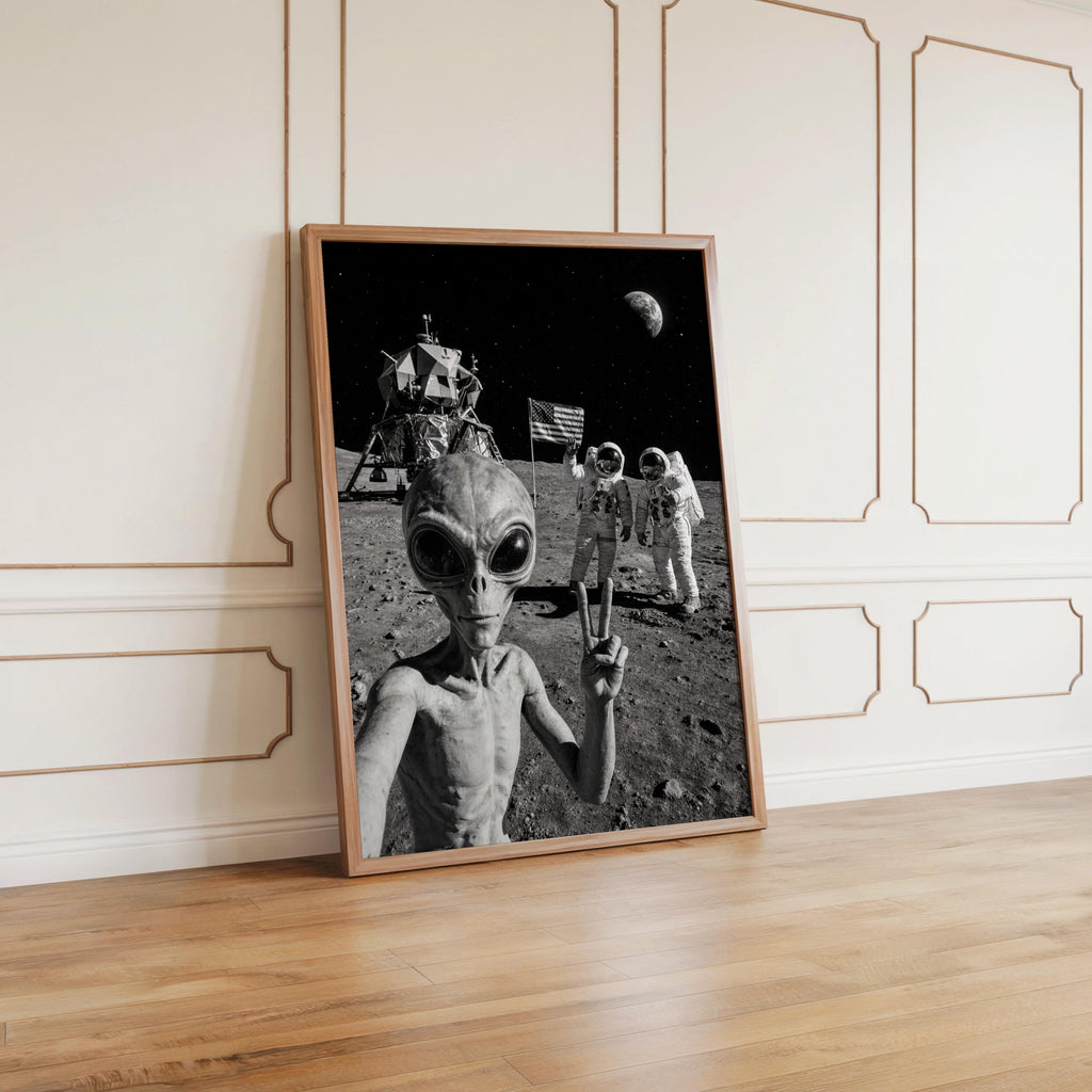 Alien Moon Selfie Art Print, Retro Funny Astronaut Wall Decor, Black & White Funny Space Poster, Quirky Vintage UFO Sci-Fi Photo Decor