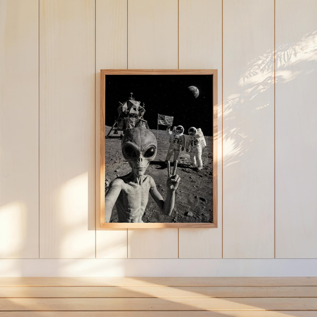 Alien Moon Selfie Art Print, Retro Funny Astronaut Wall Decor, Black & White Funny Space Poster, Quirky Vintage UFO Sci-Fi Photo Decor