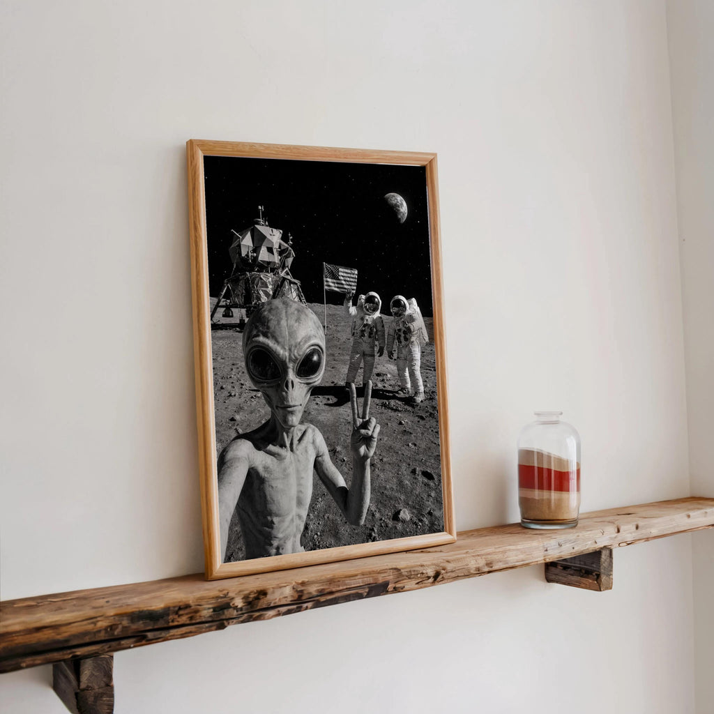 Alien Moon Selfie Art Print, Retro Funny Astronaut Wall Decor, Black & White Funny Space Poster, Quirky Vintage UFO Sci-Fi Photo Decor