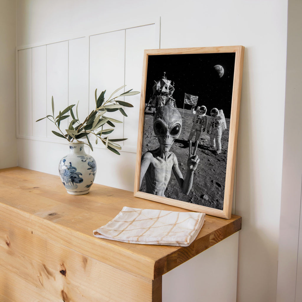 Alien Moon Selfie Art Print, Retro Funny Astronaut Wall Decor, Black & White Funny Space Poster, Quirky Vintage UFO Sci-Fi Photo Decor
